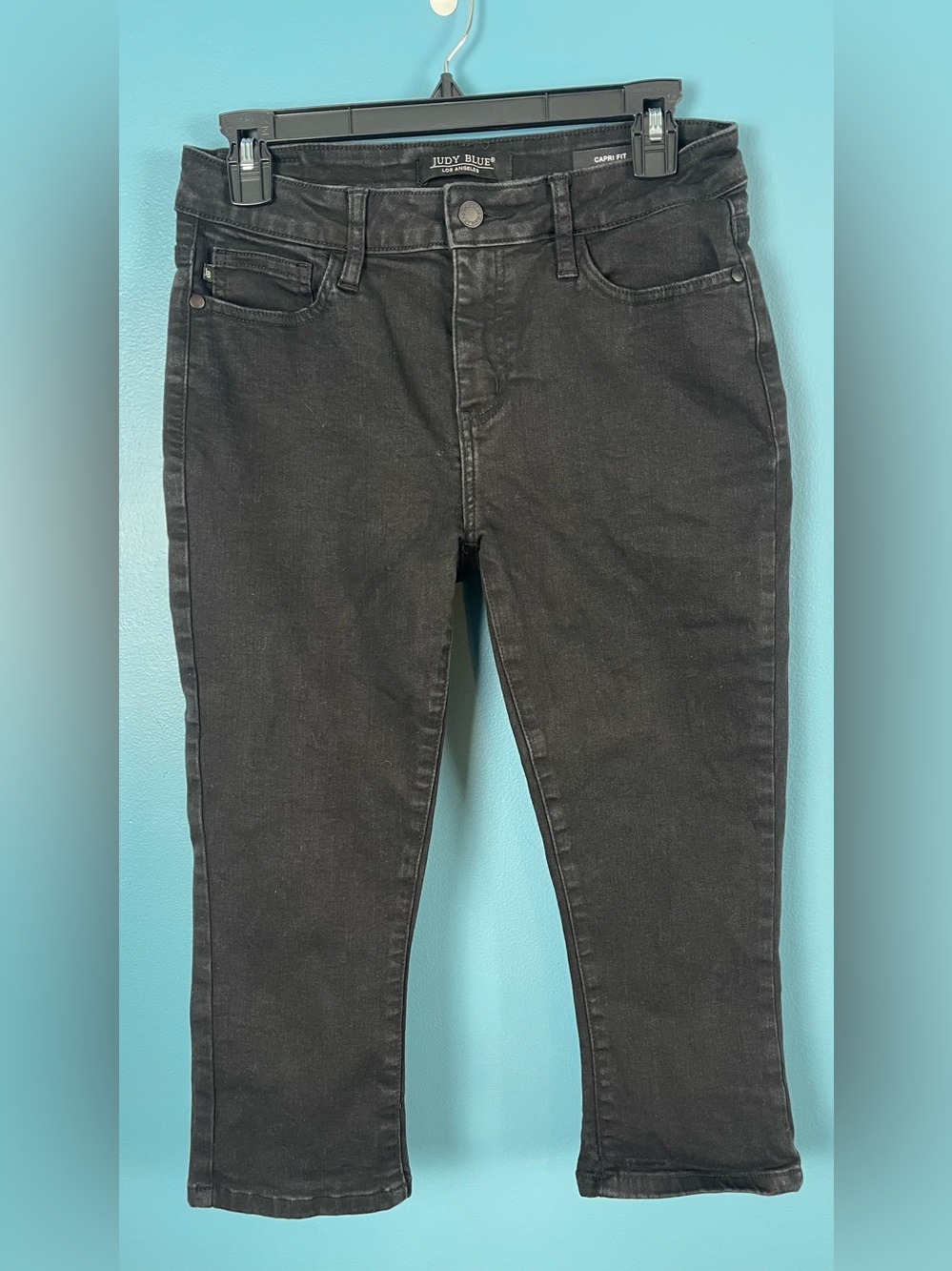 JUDY BLUE BLACK WASH CAPRI FIT DEMIN SIZE 7/28